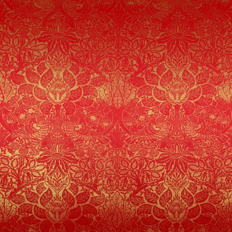 Бордовый фон с золотым орнаментом