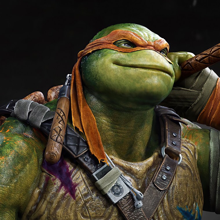 Черепашки ниндзя Микеланджело улыбается