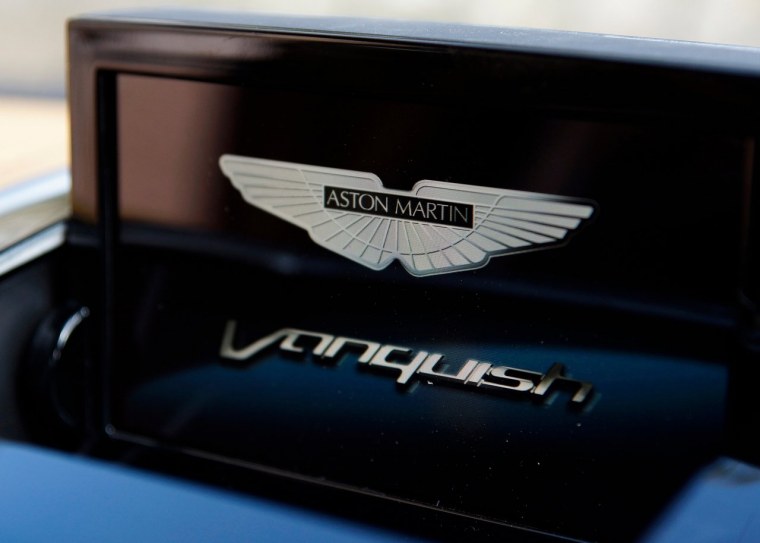 Астон Мартин шильдик