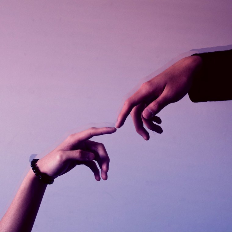 Прикосновение пальцев рук