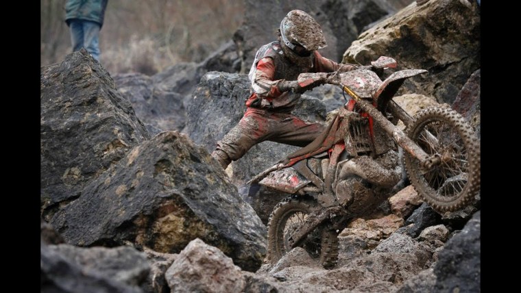 Эндуро мотоциклы в грязи