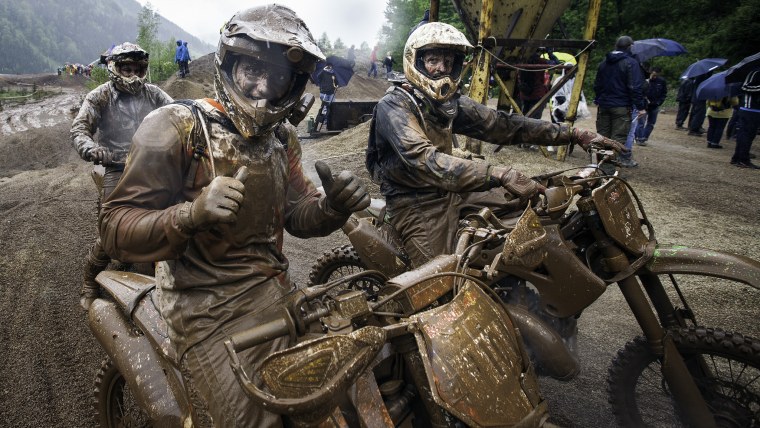 Мотоциклист в грязи