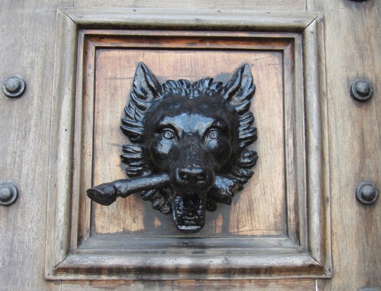 Волк на заднее стекло