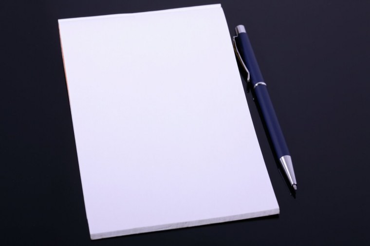 Чистый лист с ручкой