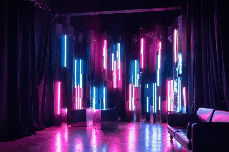 Wood Studios неон