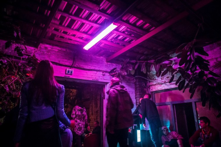 Неоновый клуб Эстетика