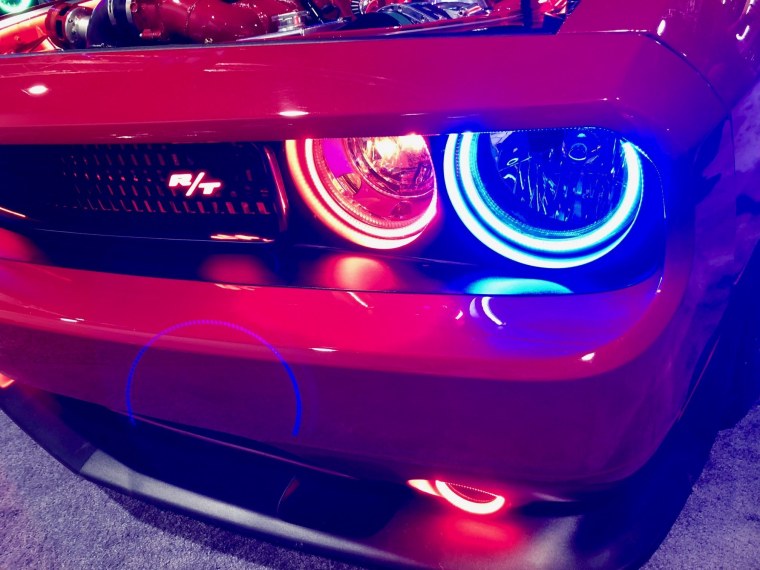 Dodge Challenger Hellcat ангельские глазки
