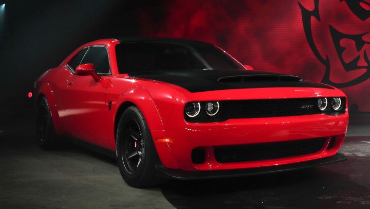Dodge Challenger srt8 черный матовый