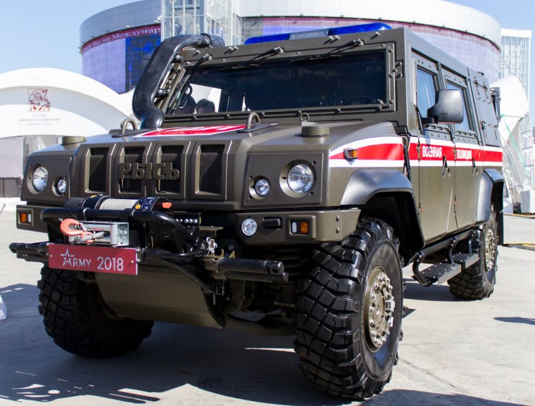 Военная полиция автомобили