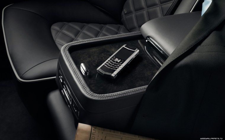 Обои Vertu Signature