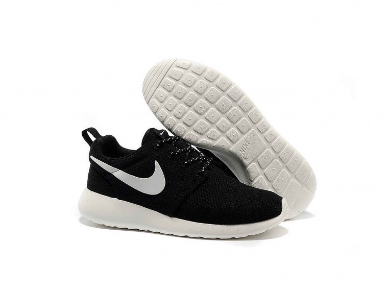 Кроссовки Nike Roshe Run Black White