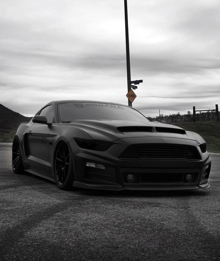 Ford Mustang черный