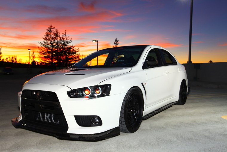 Mitsubishi Lancer x белый