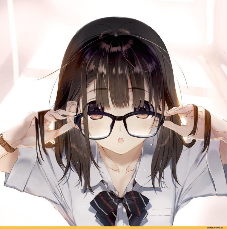 Аниме девушка в очках