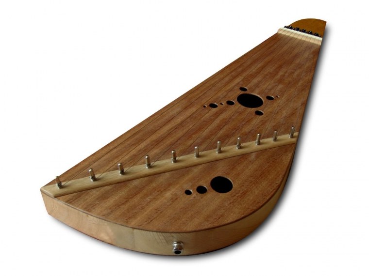 Трёхструнные крыловидные гусли