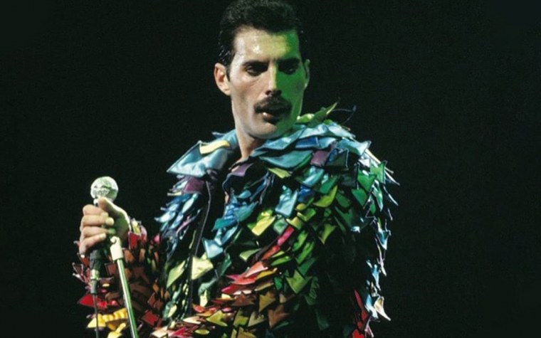 Фредди Меркьюри Aid