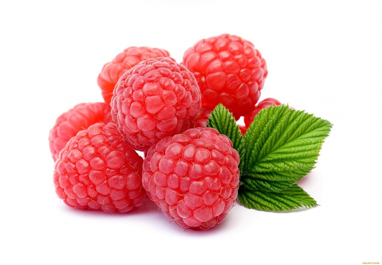 Малина на белом фоне