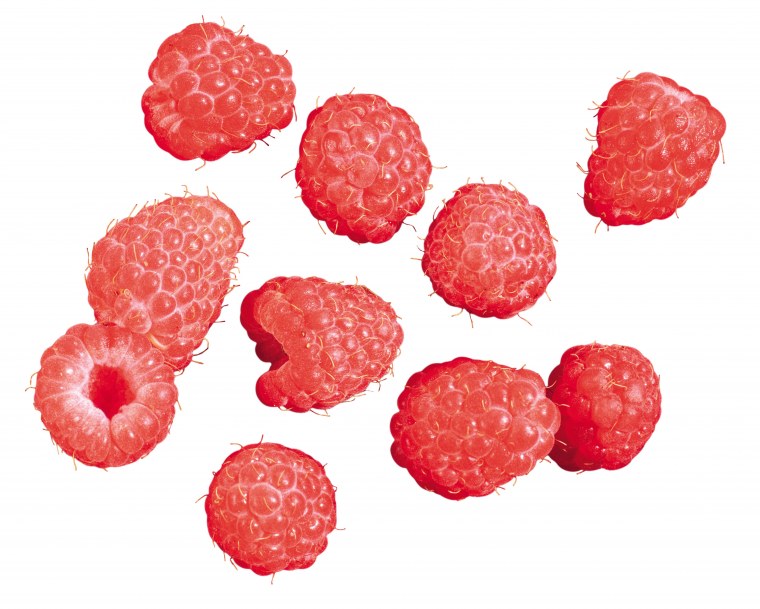 Ягода малина на белом фоне