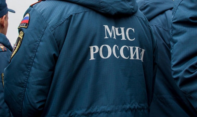 МЧС России на спине