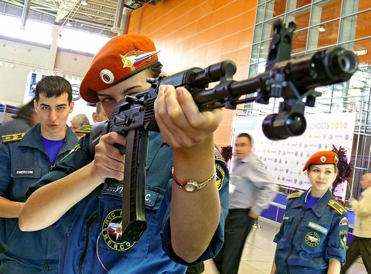 Спасатель с оружием