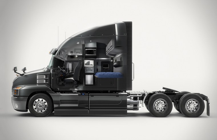 Тягач Mack Anthem 2020 внутри
