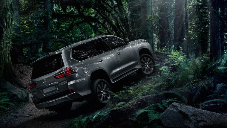 LX 570 Heritage Black Vision v8