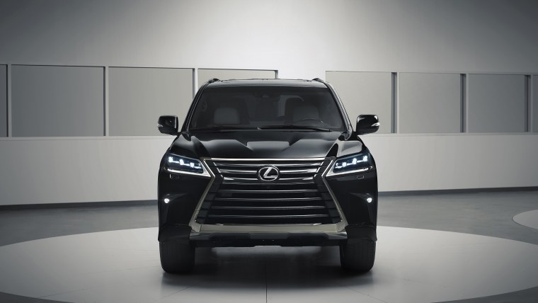 Внедорожник Lexus LX 570