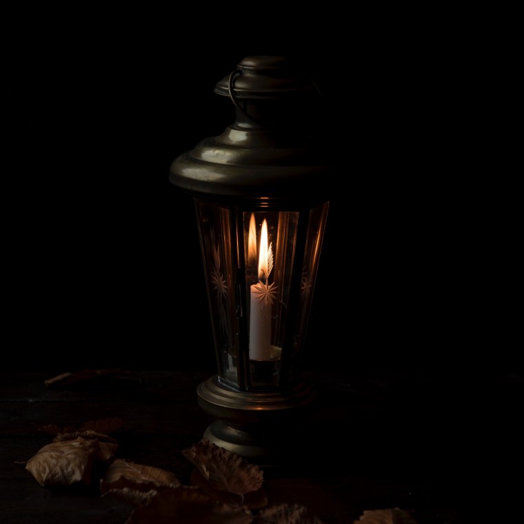 Лампа в темноте