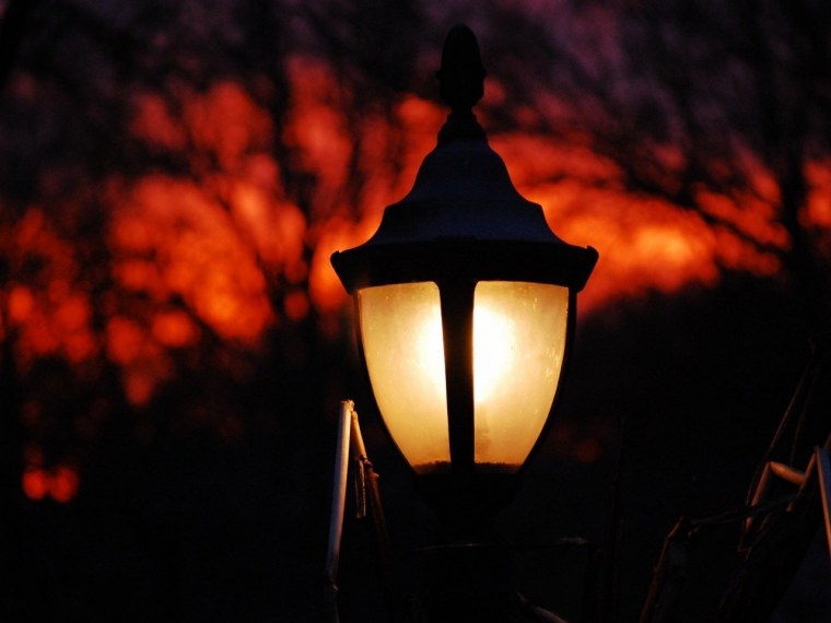 Вечер фонарь