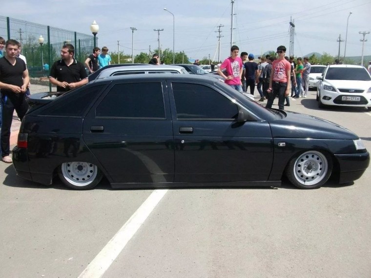 Лада Приора опущенная