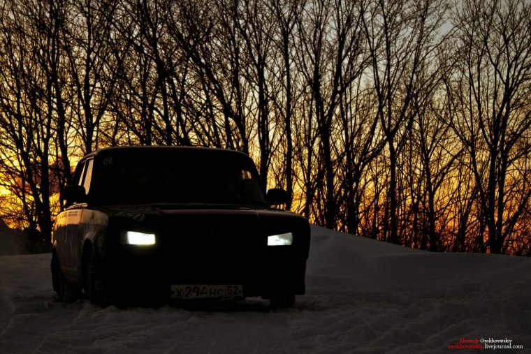 ВАЗ 2107 черный ночью