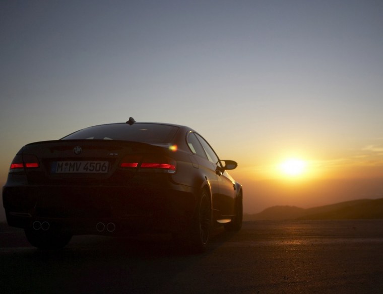 Машина на закате