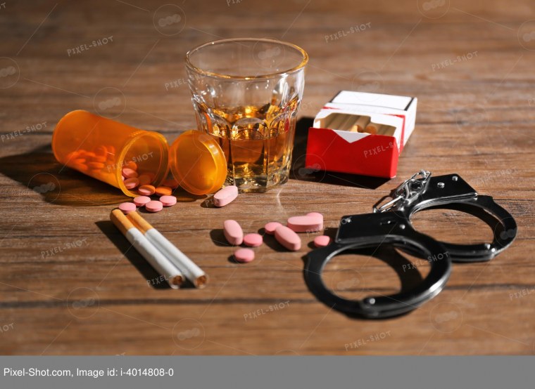 Сигареты и наручники