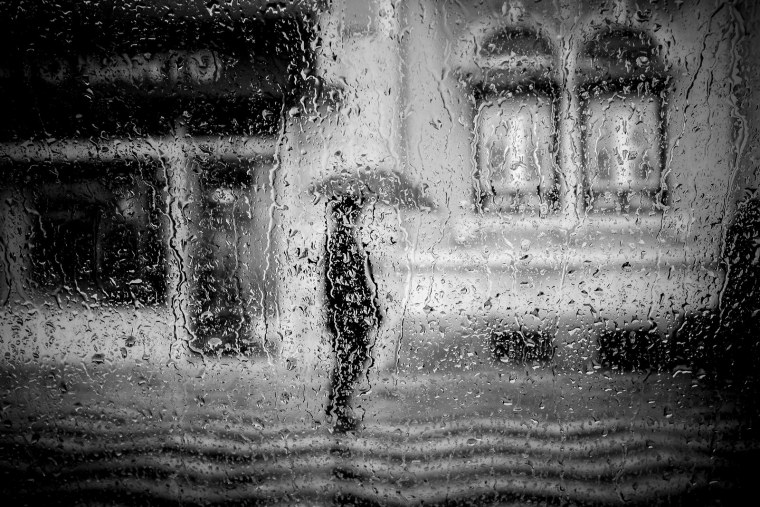 Черно белый дождь