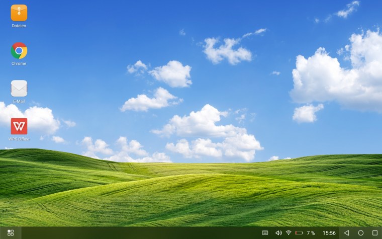 Фото планшета Huawei на рабочем столе