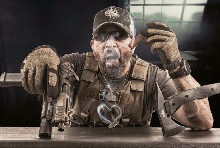 Крутые мужики с пушками