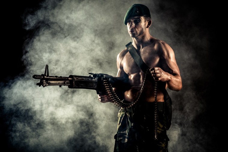 Мужик с автоматом