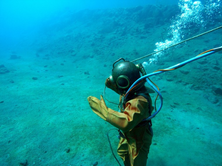 Водолазный скафандр трехболтовка