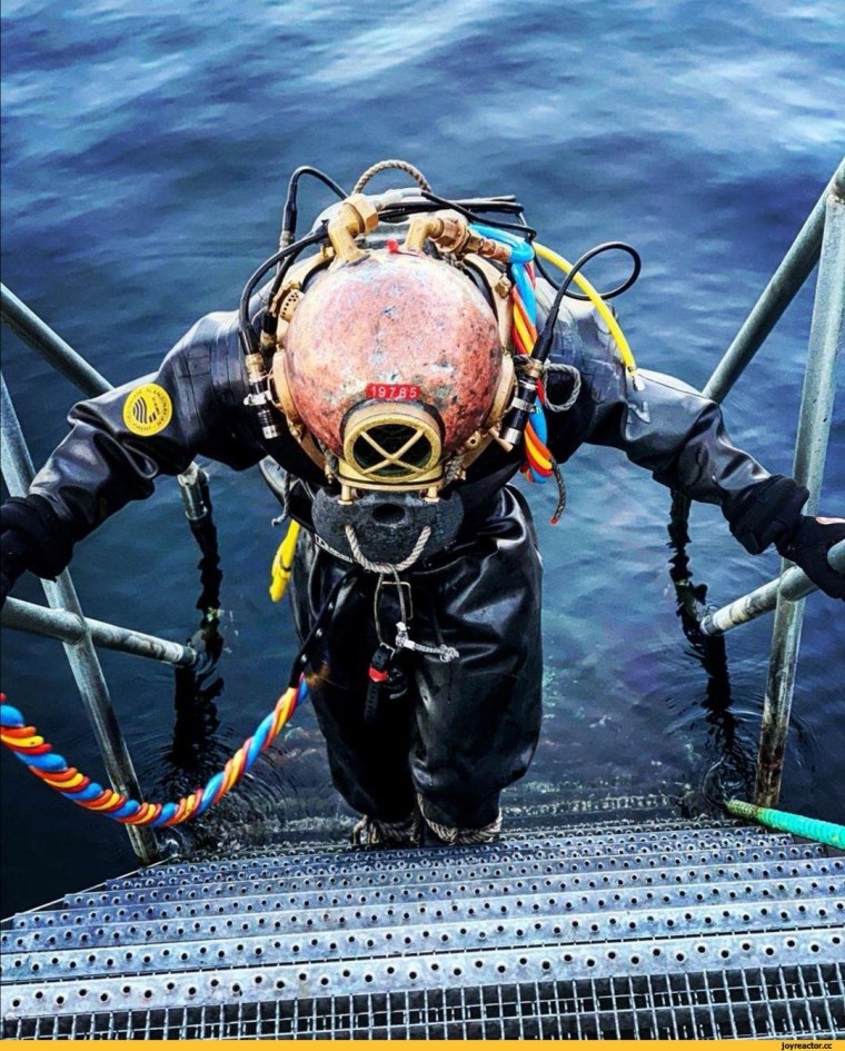 Водолазы МЧС России