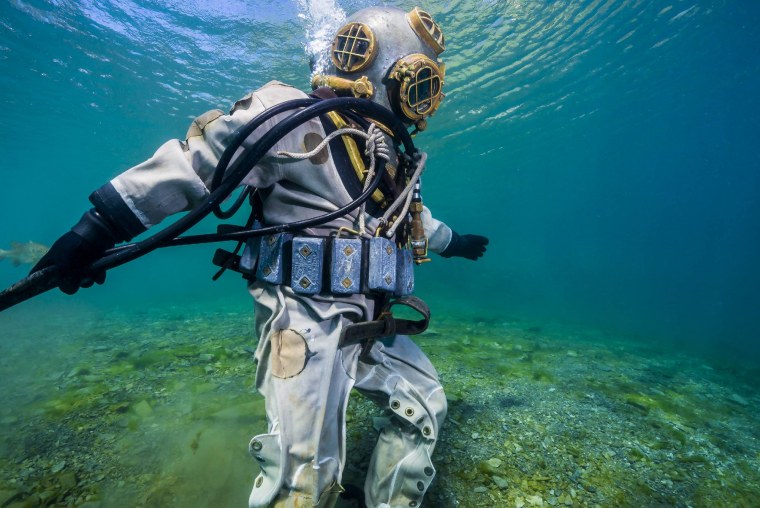 Космонавт и аквалангист