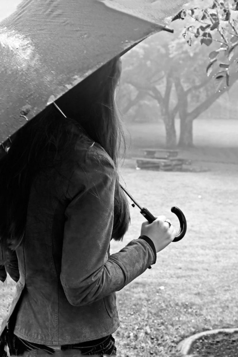 Грустные картинки на аву для девушек