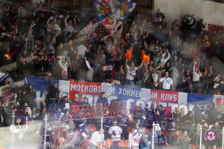 Фанатский сектор ФК Иртыш Омск банера