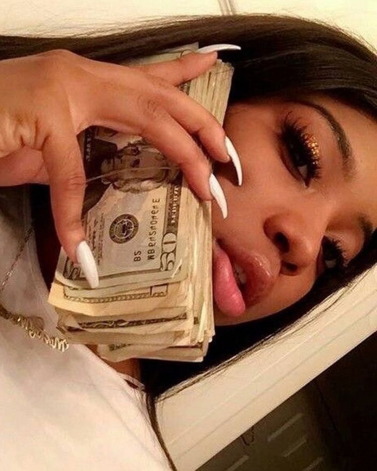 Девушка дня