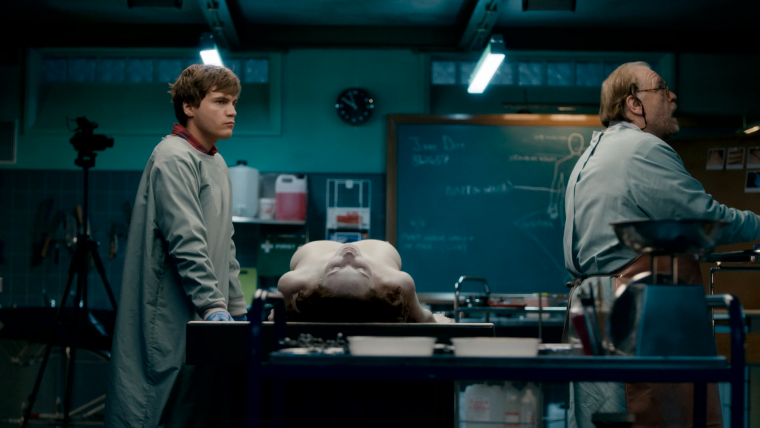 Внутри фильм 2016 Фил Клэйдон