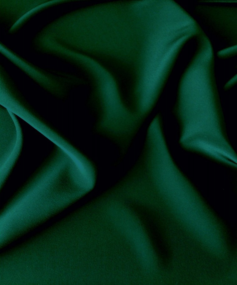 Темно зеленый цвет