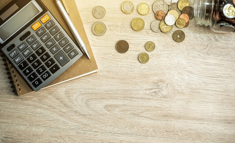 Калькулятор и монеты