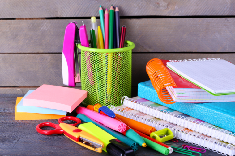 Школьные принадлежности