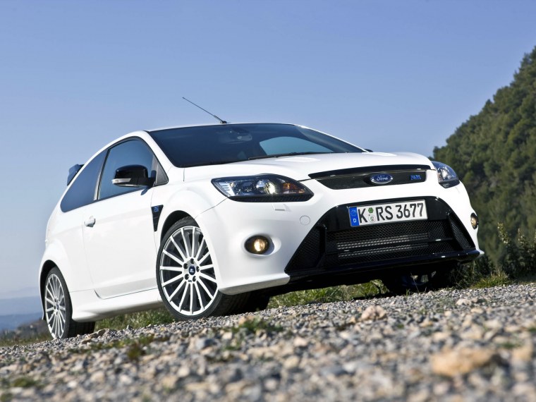 Ford Focus 2 RS белая