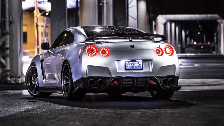 Nissan GTR r35 сзади