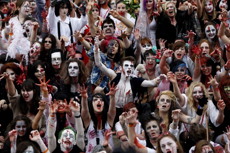 Ходячие мертвецы толпа зомби